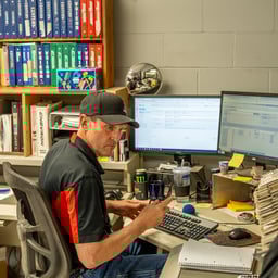 mike-bucknell-expert-may2024-hi-res (2) 1200x1200