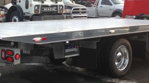 floor-level-side-rails-with-stake-pockets